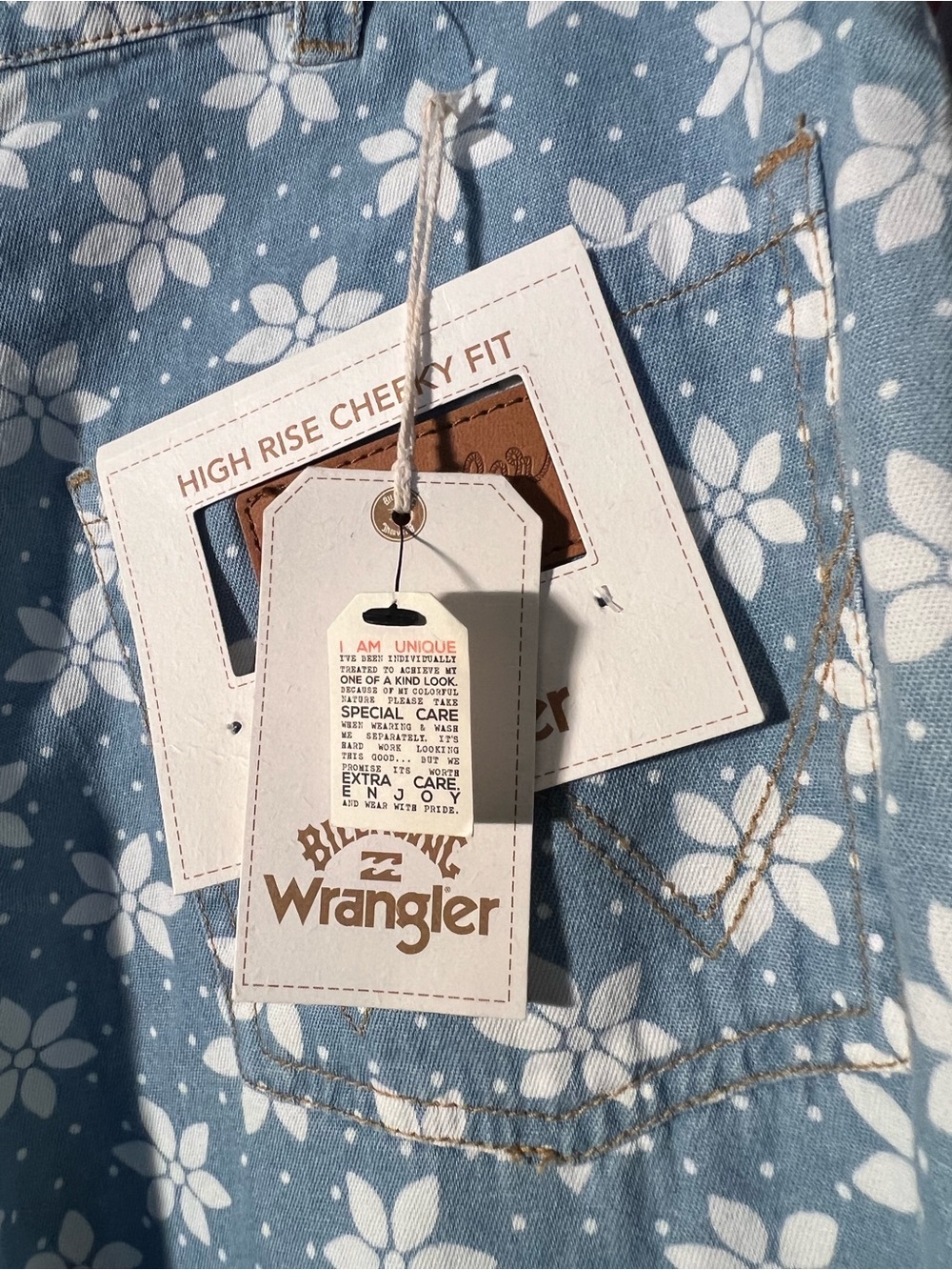 Wrangler x Billabong Light Blue Floral Denim Jeans - Picture 4 of 12